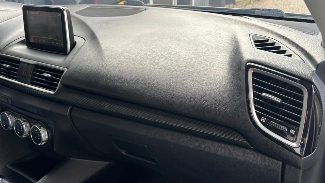 MAZDA 3 2017