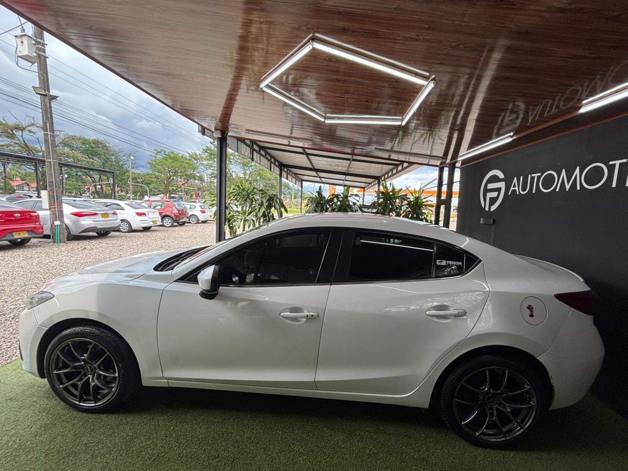 MAZDA 3 2017