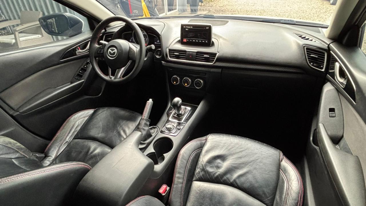 MAZDA 3 2017