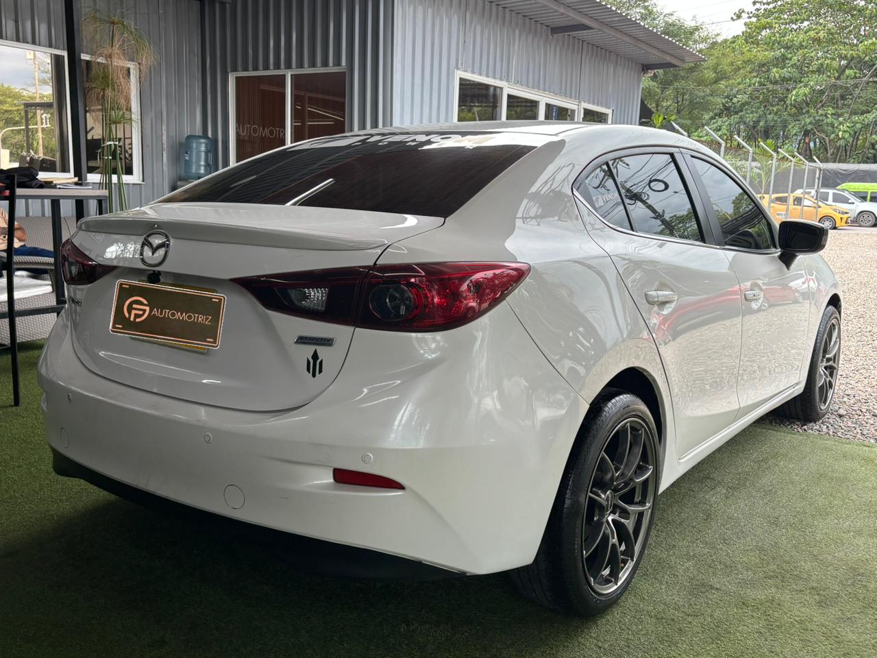 MAZDA 3 2017