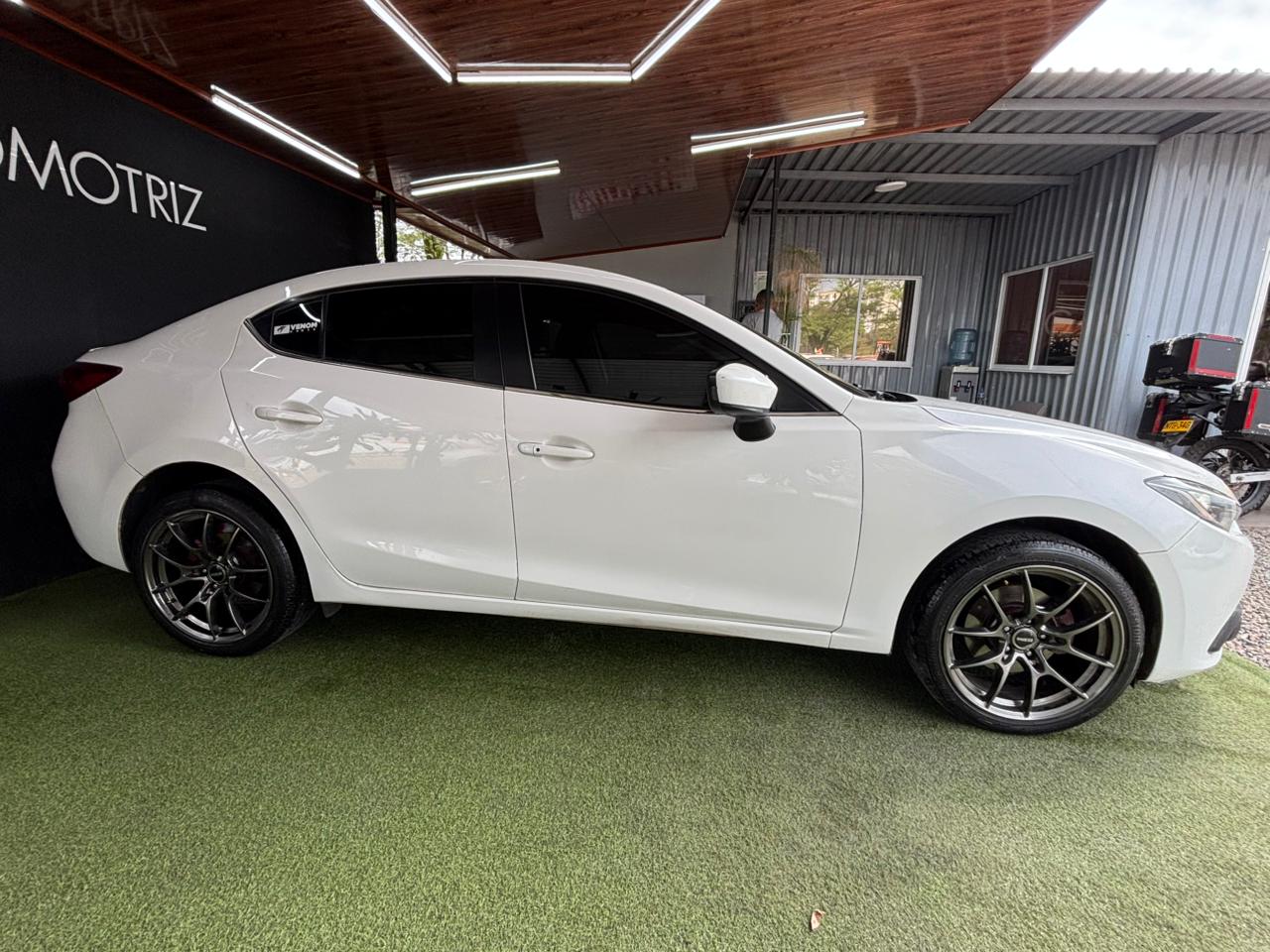 MAZDA 3 2017