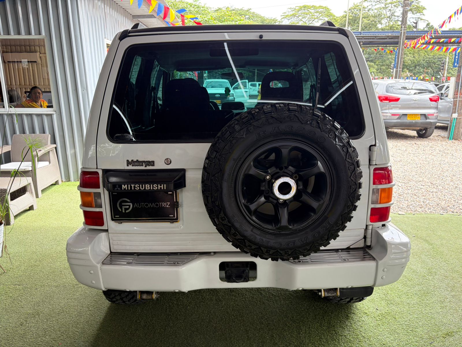 MITSUBISHI MONTERO 2005