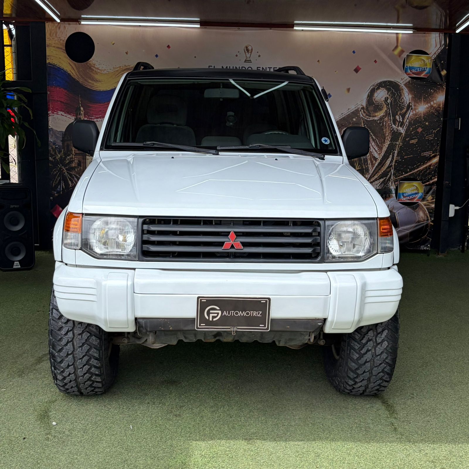 MITSUBISHI MONTERO 2005