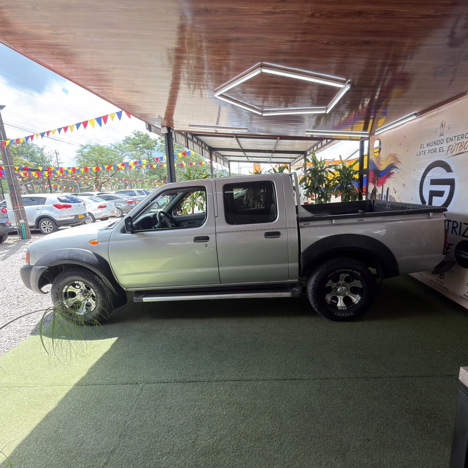 NISSAN FRONTIER 2011