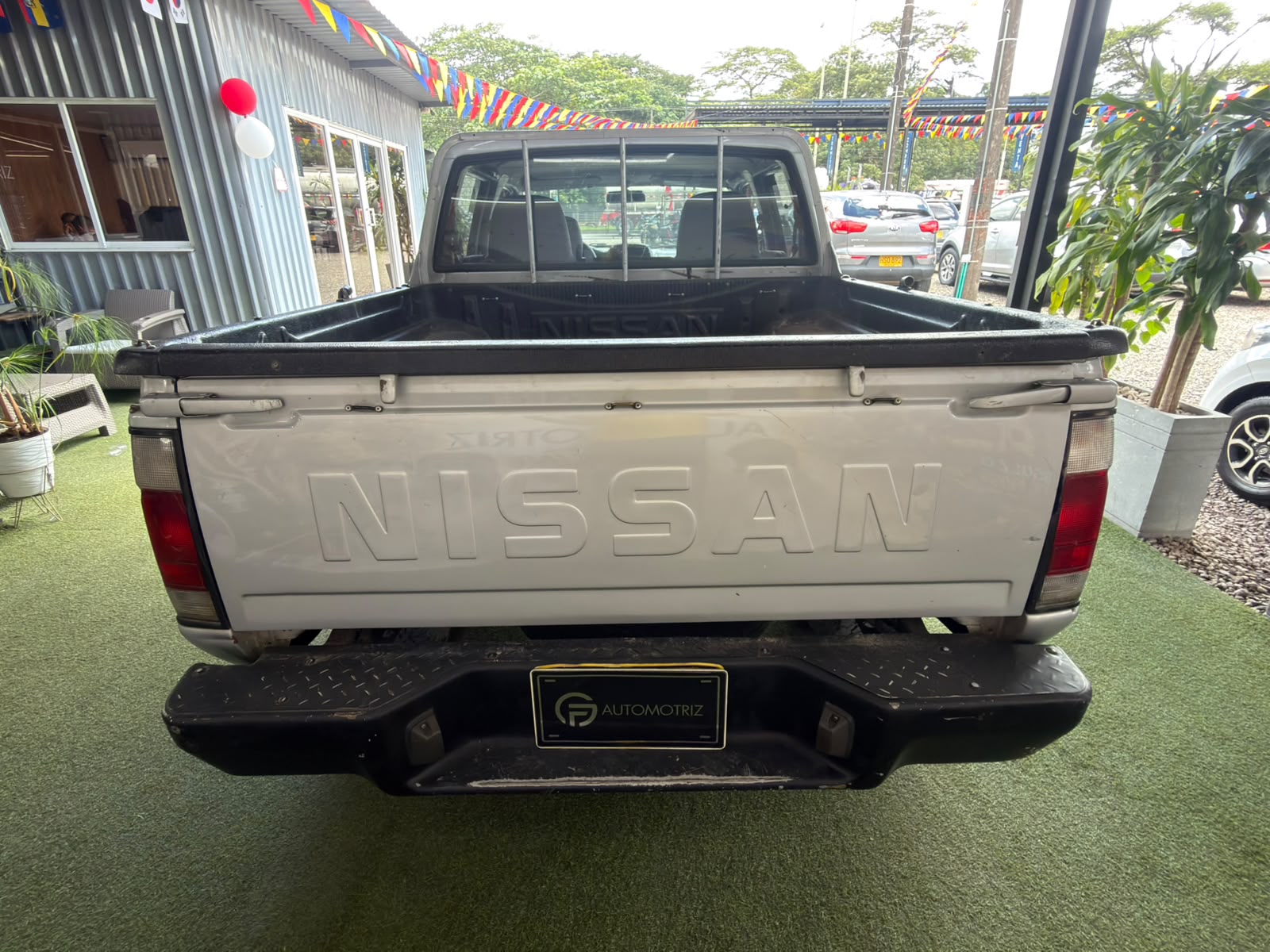 NISSAN FRONTIER 2011