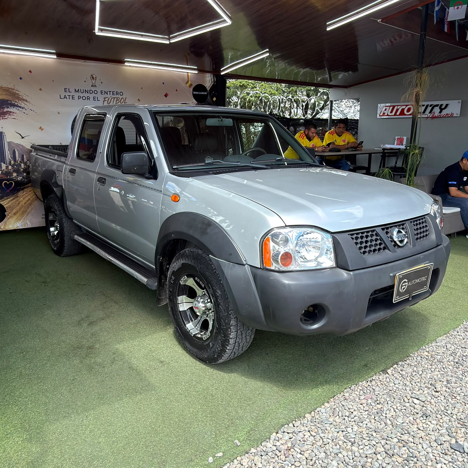 NISSAN FRONTIER 2011