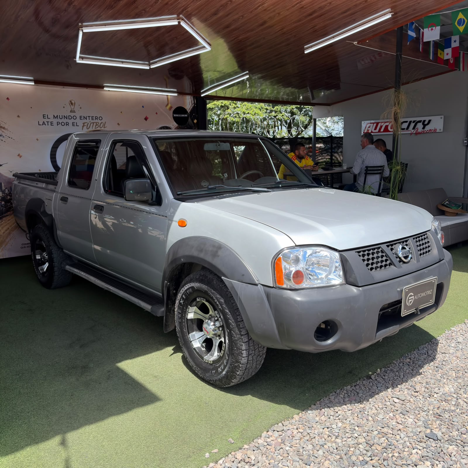 NISSAN FRONTIER 2011