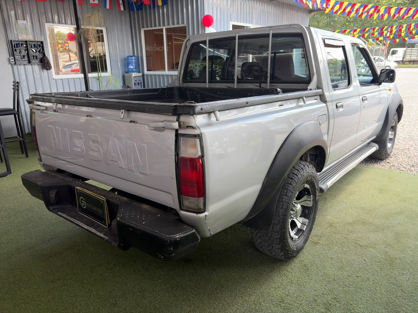 NISSAN FRONTIER 2011