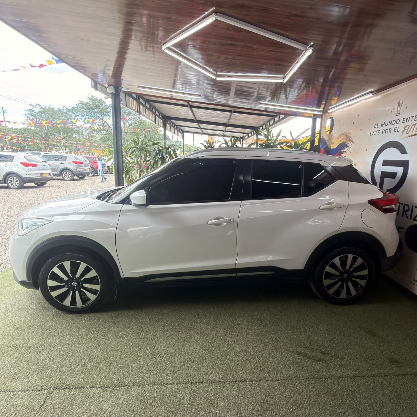 NISSAN KICKS 2021
