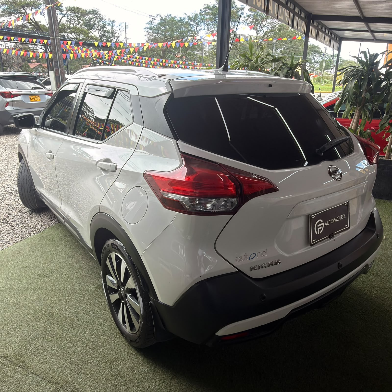 NISSAN KICKS 2021