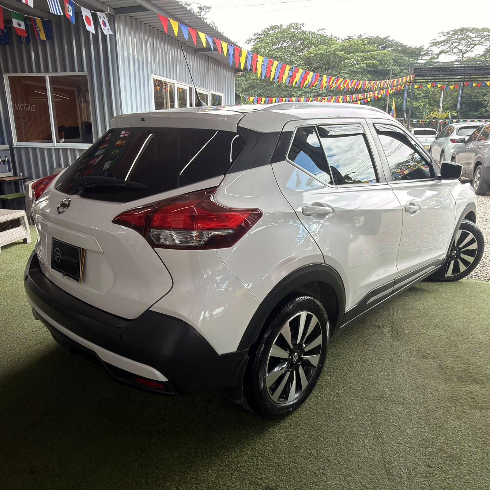 NISSAN KICKS 2021