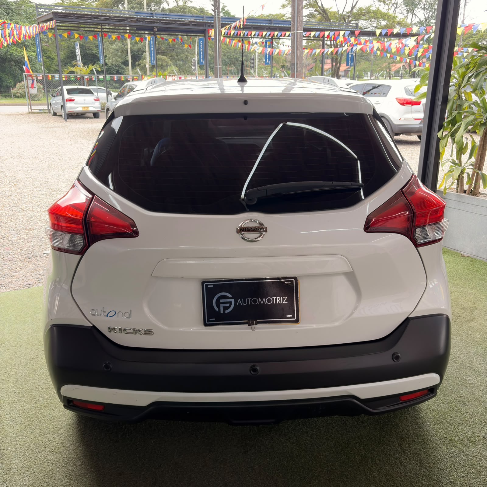 NISSAN KICKS 2021