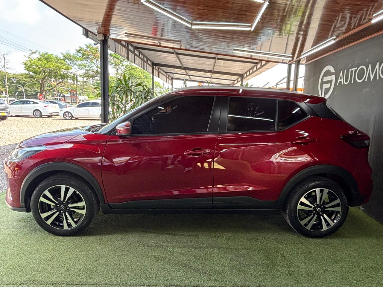 NISSAN KICKS 2025
