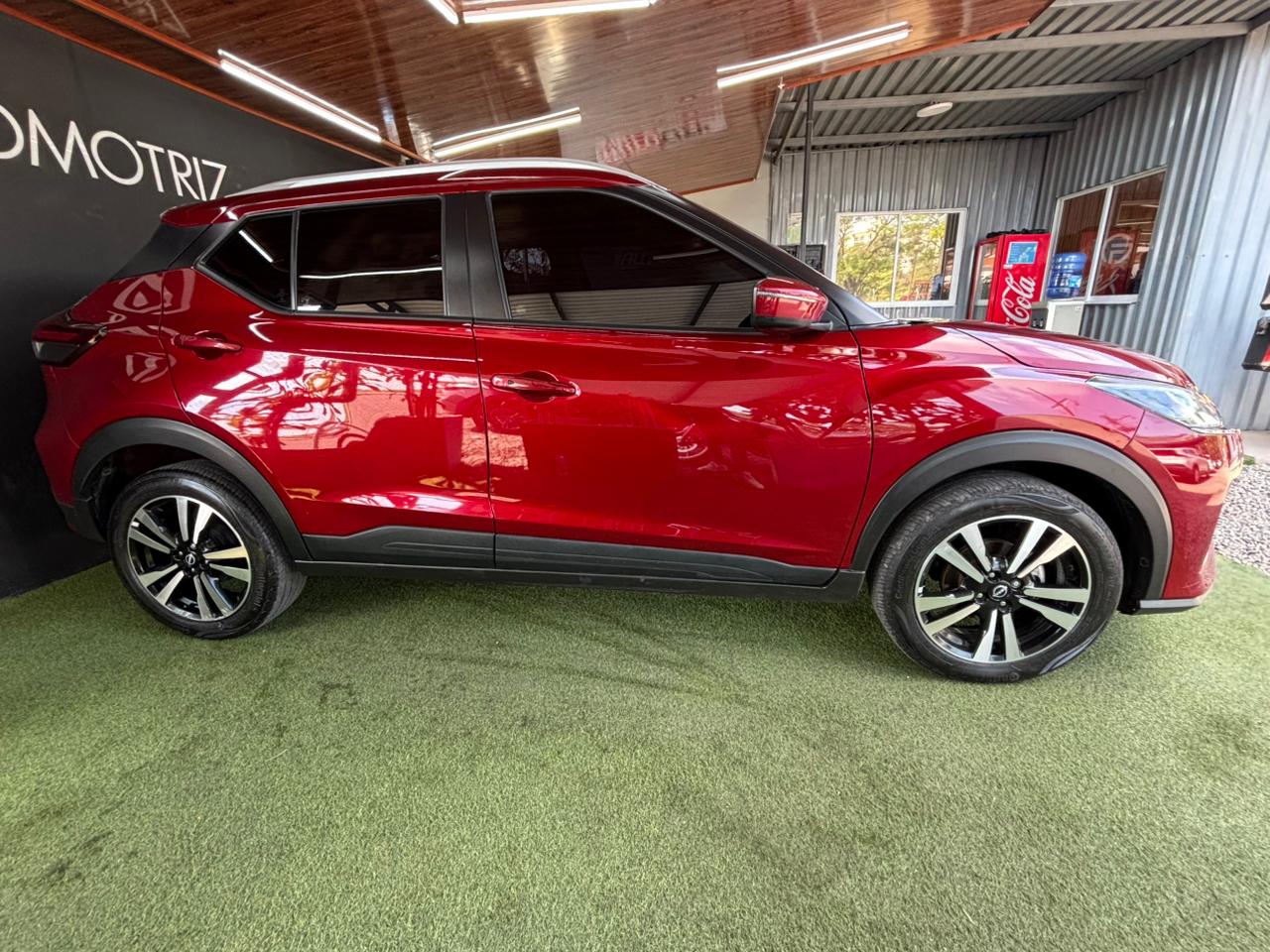 NISSAN KICKS 2025