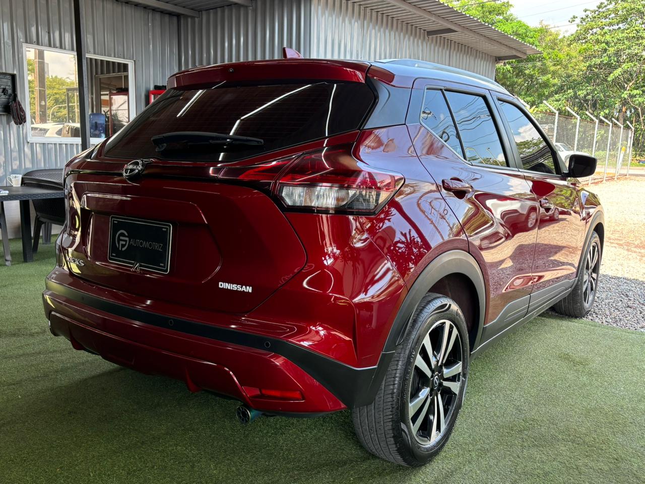 NISSAN KICKS 2025