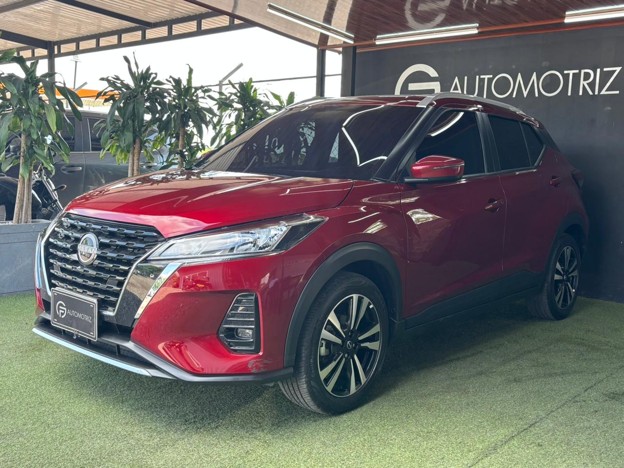 NISSAN KICKS 2025