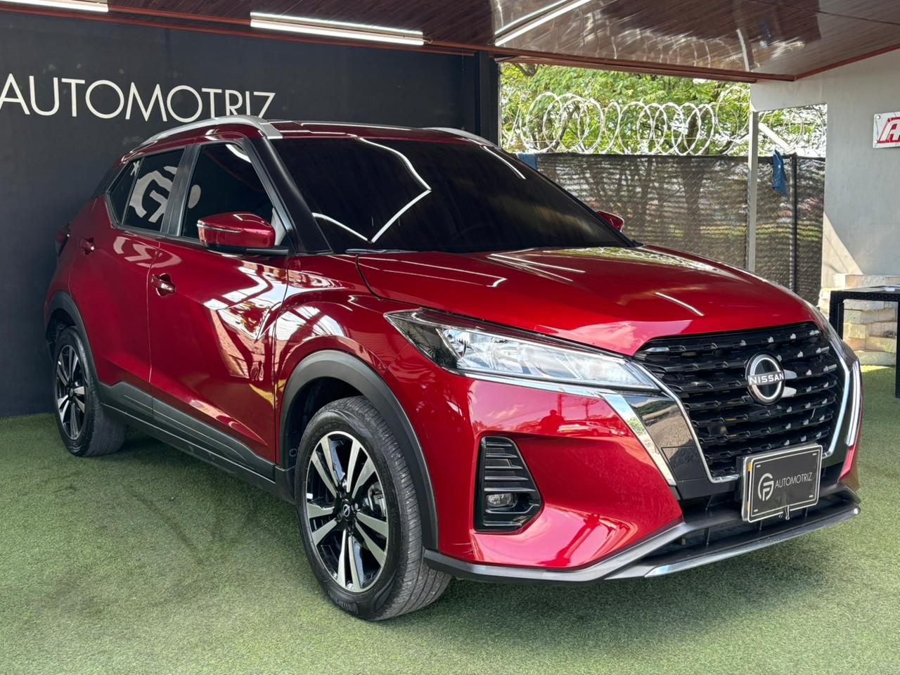NISSAN KICKS 2025