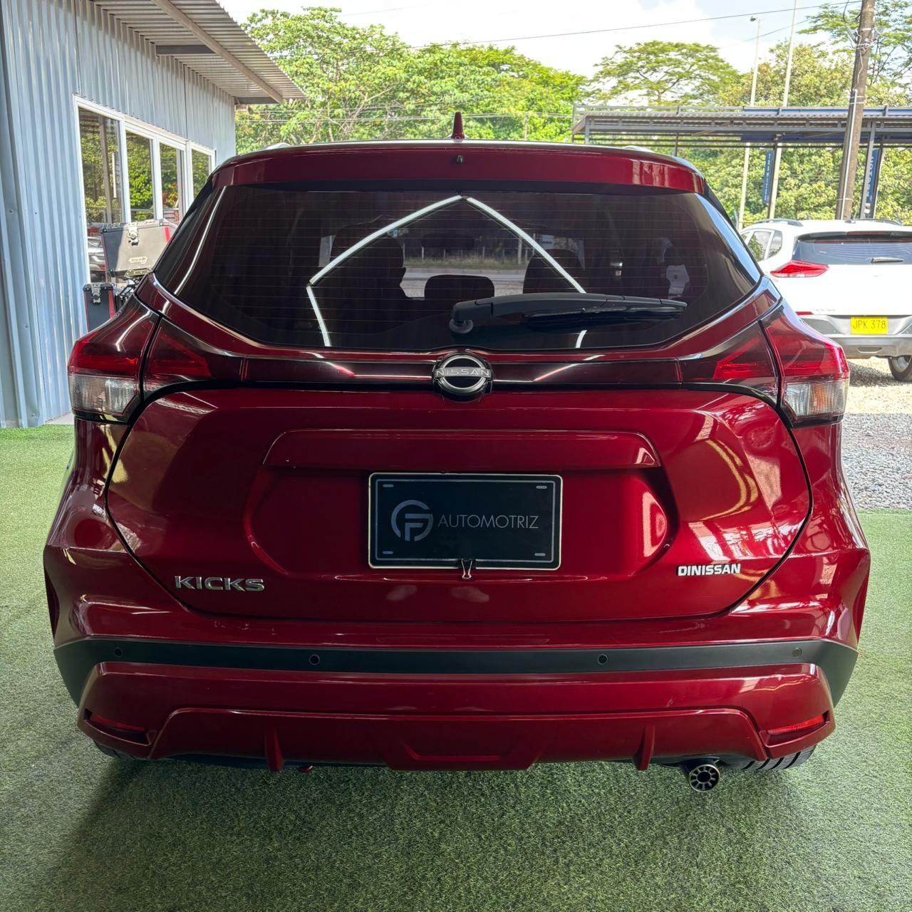 NISSAN KICKS 2025