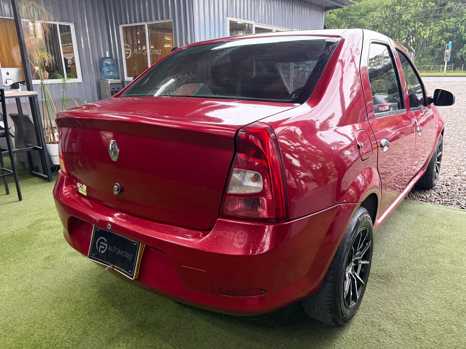 RENAULT LOGAN 2016