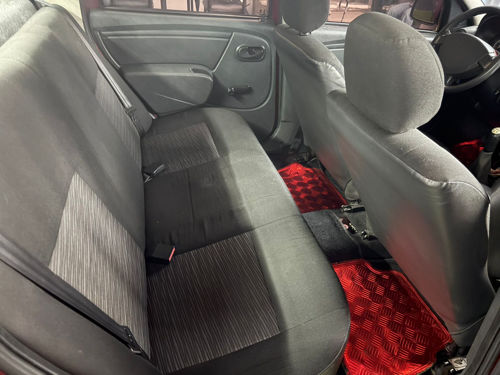 RENAULT LOGAN 2016