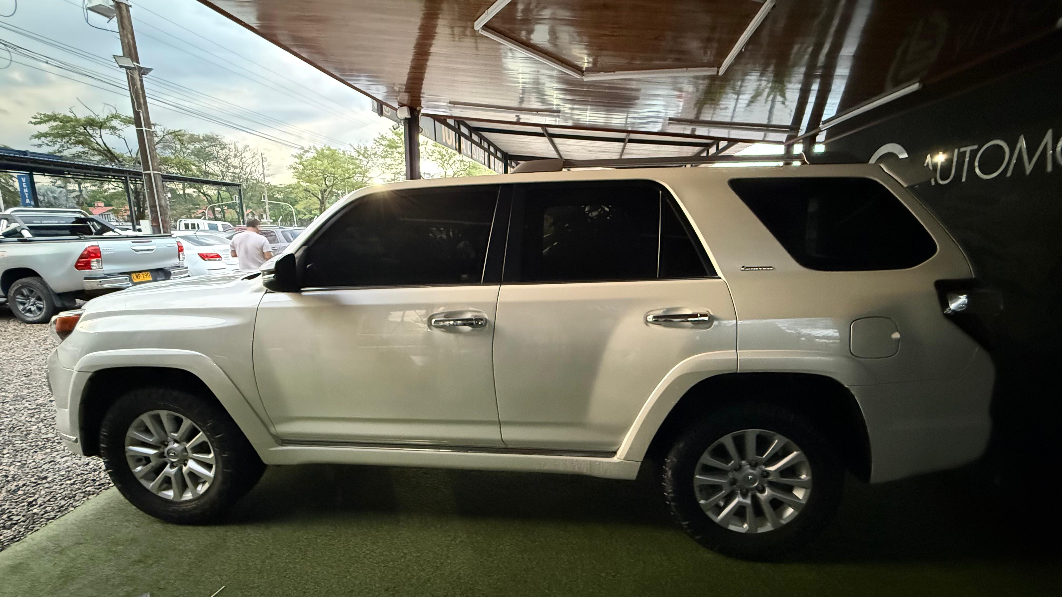 TOYOTA 4RUNNER 2022