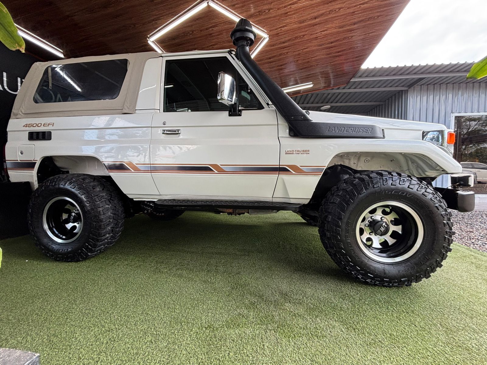 TOYOTA LAND CRUISER 1996