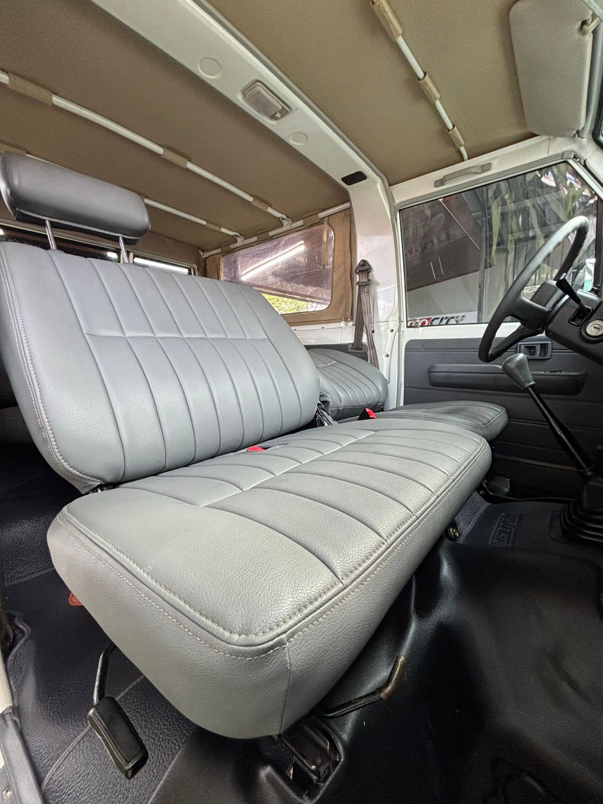 TOYOTA LAND CRUISER 1996