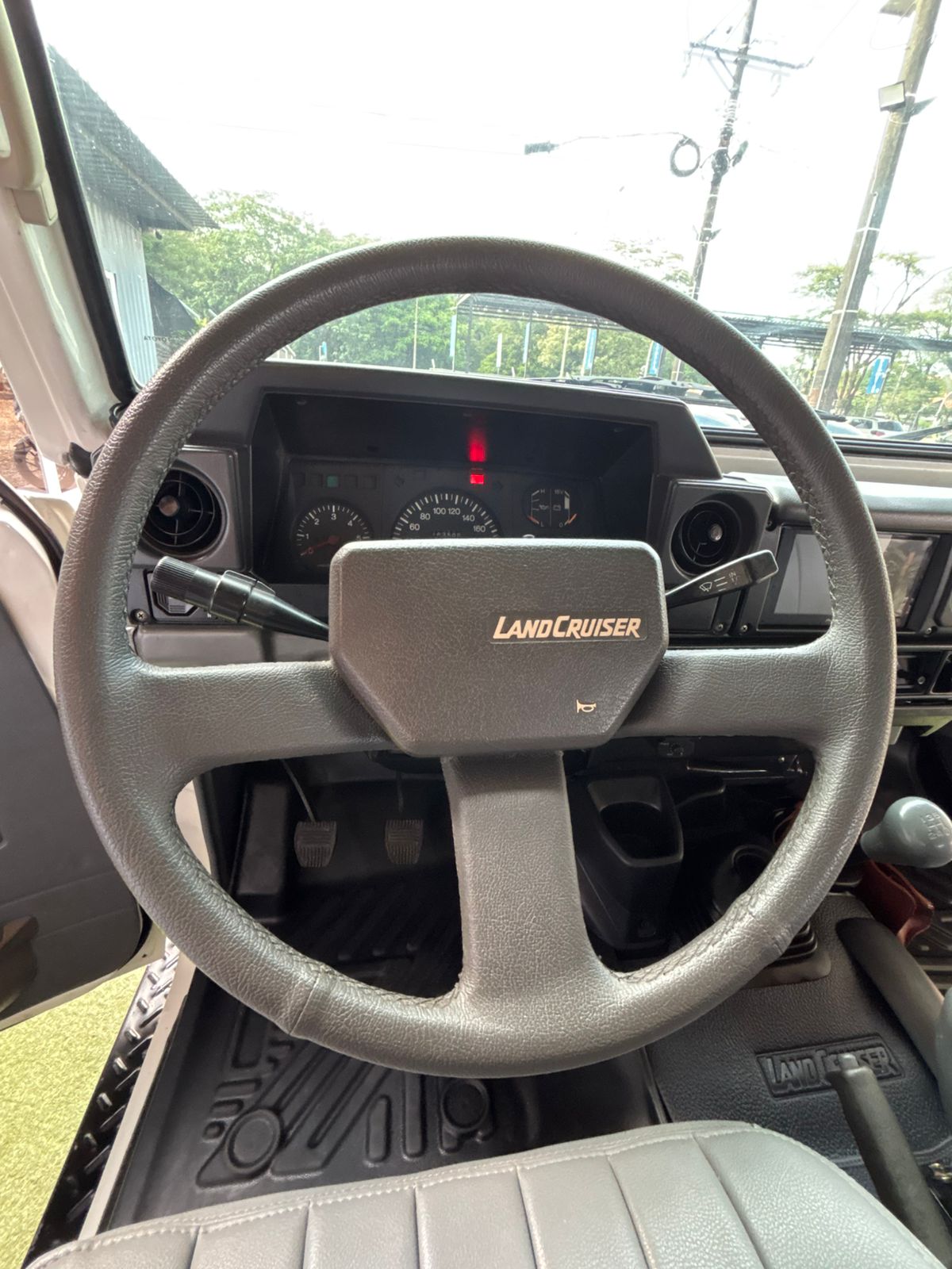 TOYOTA LAND CRUISER 1996