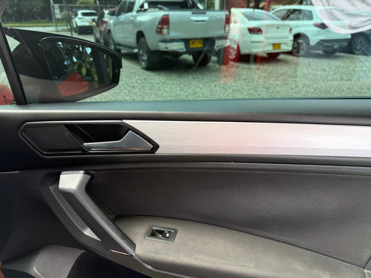 VOLKSWAGEN TIGUAN 2019
